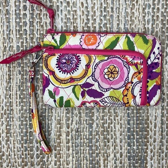 Vera Bradley Zip Zip Wristlet - Clementine Pattern - Picture 1 of 8